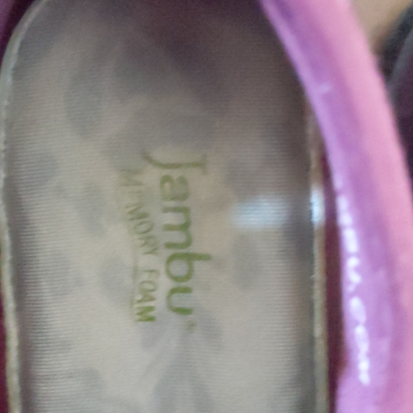 Jambu maroon all terrain shoes - Picture 2 of 3